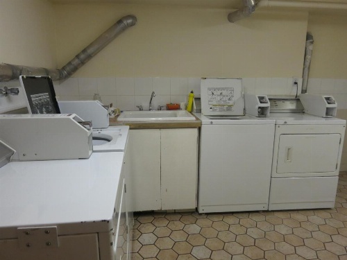Tropicana Suite Hotel image 23