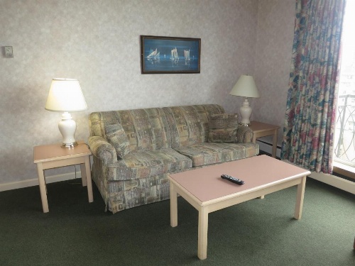 Tropicana Suite Hotel image 6