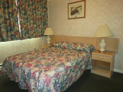Tropicana Suite Hotel image 8